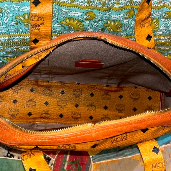 Authentic  MCM Vintage Visetos Cognac Monogram Dome Tote HUGE❤️❤️ preloved great - Picture 9 of 17